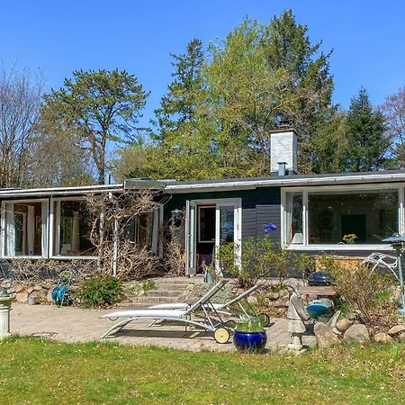 3 Bedroom Beautiful In Сasa de vacaciones Vejby